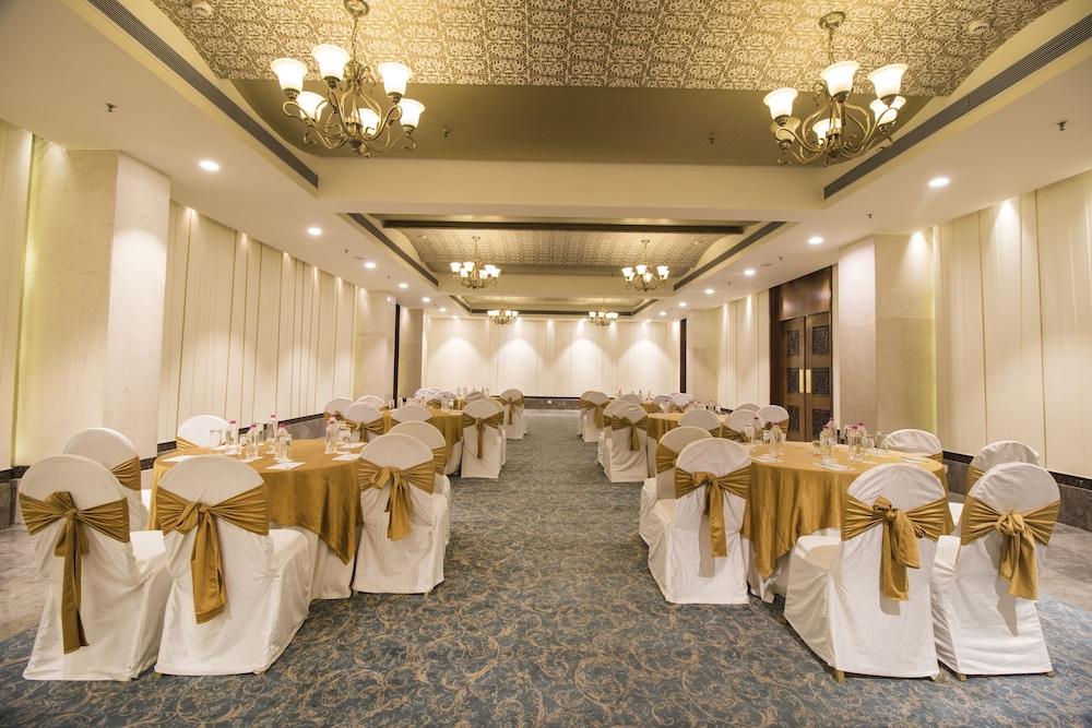 Hotel The Fern, Divisione di Jaipur Esterno foto